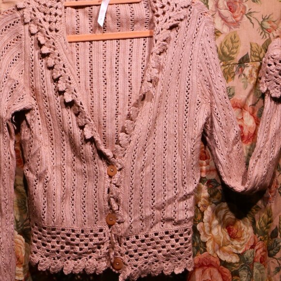 Size L Dusty Pink Knit Sweater with Button Front and Hood Long Push Up Sleeves - Picture 3 of 5